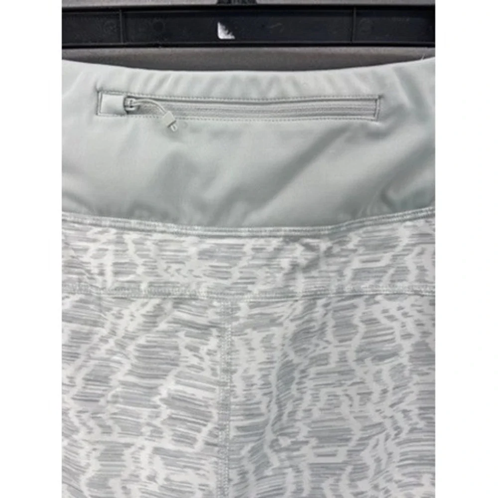 Athleta Shorts‎ Sz 3X Printed Run With It Shorts Liner Grey White 3.5